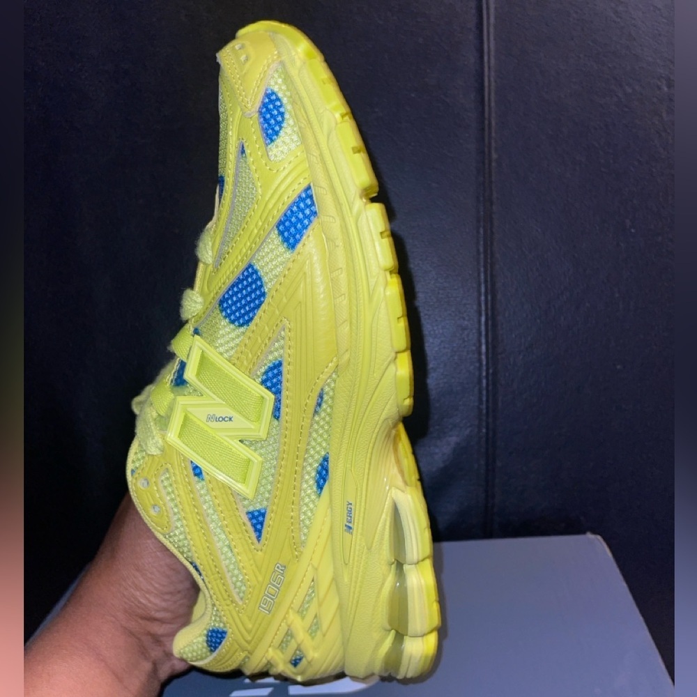 New balance 1906R Women Neon Yellow & Blue Polka Dots Size 7 W - 5 1/2 M New - Picture 13 of 15